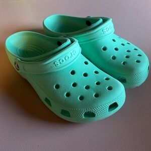 Crocs - Mint Green Sz W9/M7